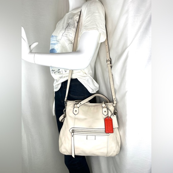 Coach Daisy Mia F23901 Cream Leather Medium Satchel Shoulder Bag Purse 2 Charms - Picture 2 of 15
